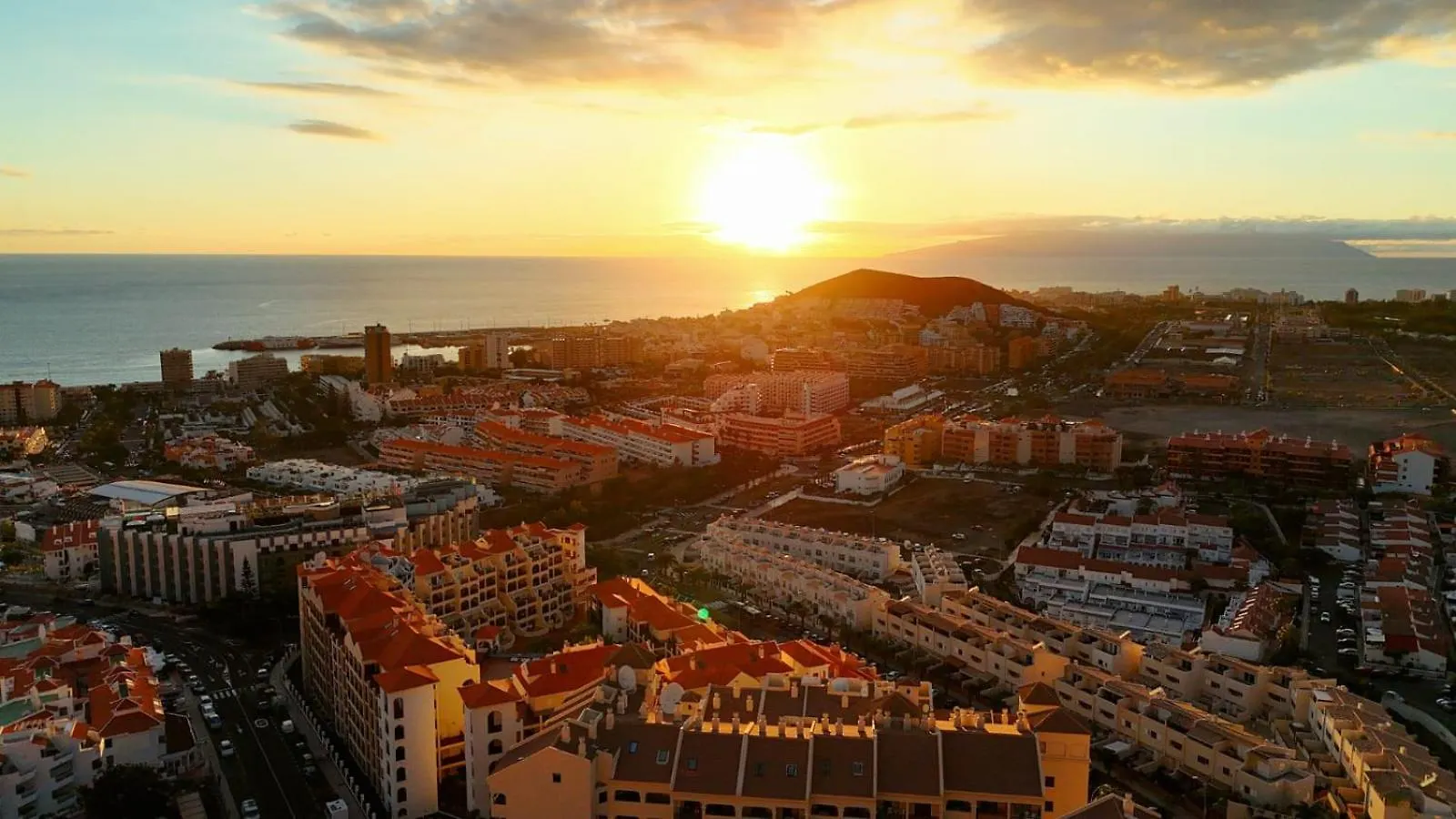 Spacious 3-Bedroom Duplex Apartment With Heated Pool & Ocean View In Castle Harbour, Arona Los Cristianos  Los Cristianos (Tenerife)
