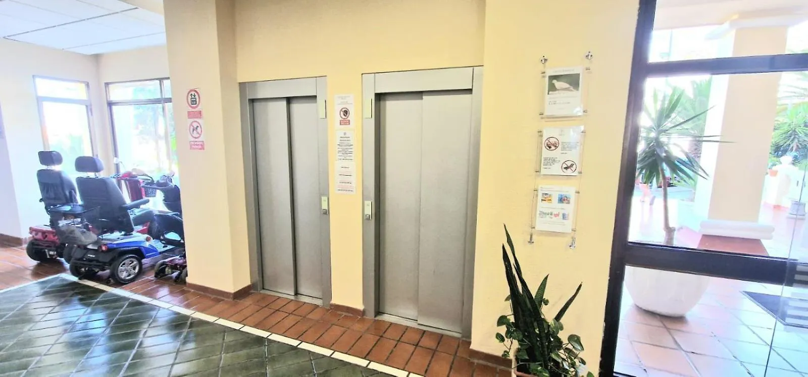 Spacious 3-Bedroom Duplex Apartment With Heated Pool & Ocean View In Castle Harbour, Arona ロスクリスティアーノス